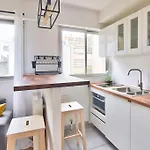 Modern 1BR Flat near Sacré-coeur&Gare du Nord