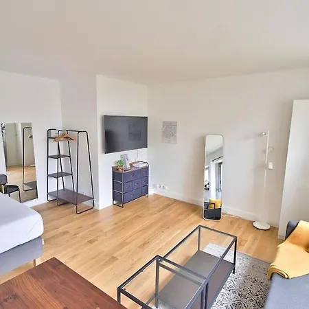 Modern 1br Flat Near Sacre-coeur And Gare Du Nord * Parigi