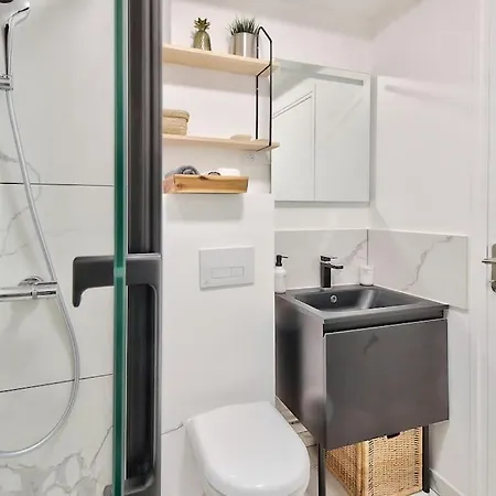 Modern 1br Flat Near Sacre-coeur And Gare Du Nord * Parigi